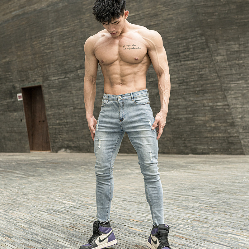 肌肉兄弟户外运动跑步健身休闲百搭弹力牛仔裤破洞浅蓝小脚裤9分