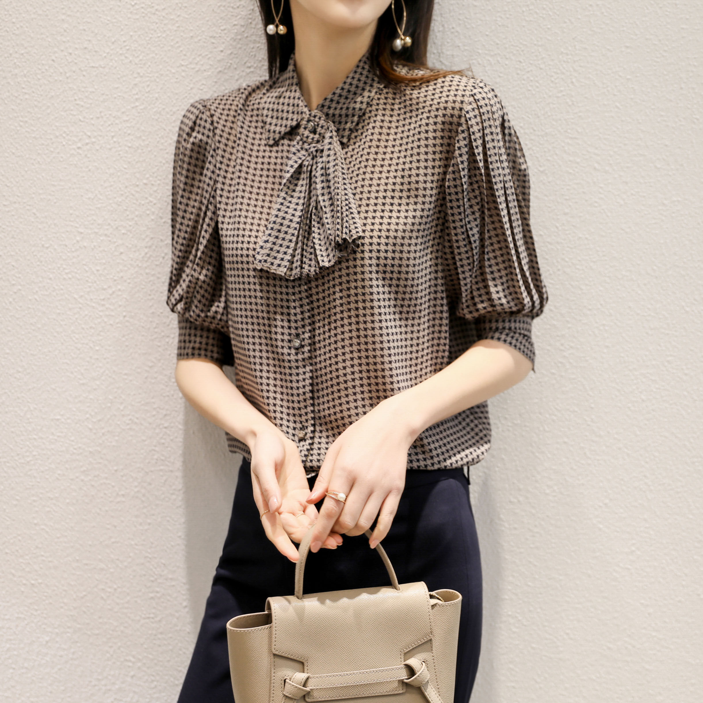 风琴衬衣千鸟格宽松半袖设计设计风流行领结别致衬衫