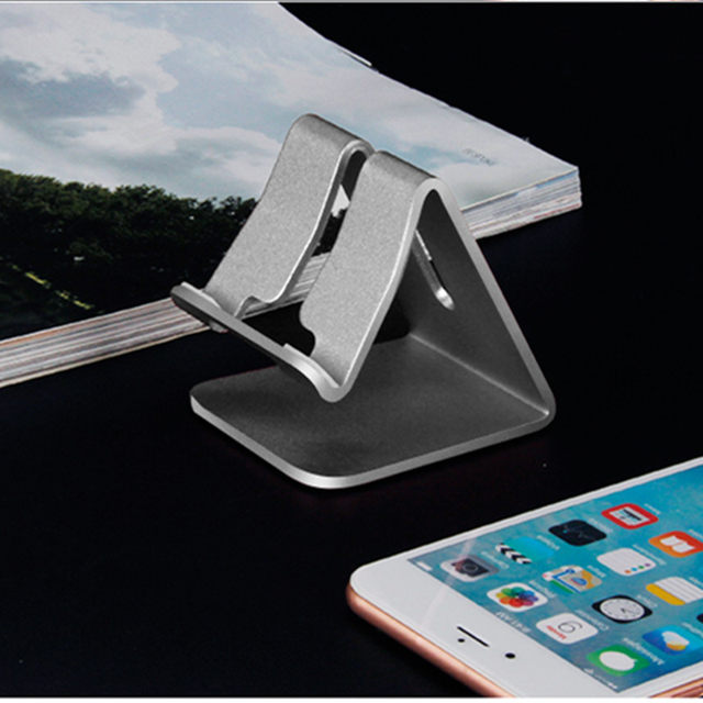 Simple mobile phone metal bracket office desk computer table table desktop universal metal mobile phone stands tablet Simple mobile phone metal bracket office desk computer table table desktop universal metal mobile phone stands tablet