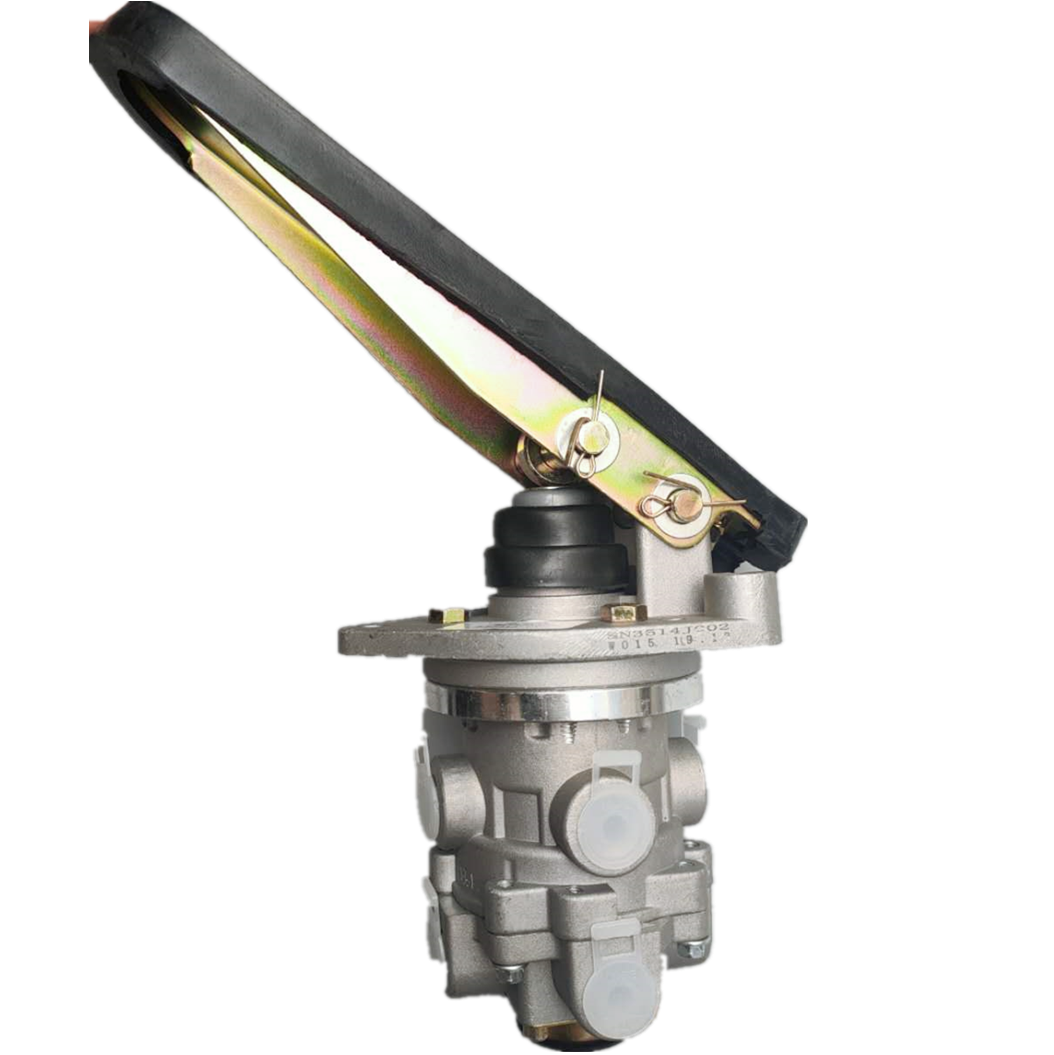 江淮格尔发亮剑老款刹车总泵制动阀带踏板货车刹车泵abs