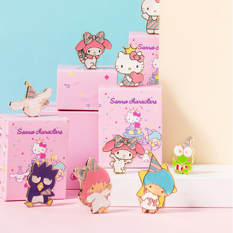 miniso名创优品三丽鸥玉桂生日派对系列盲盒徽章凯蒂猫潮玩盲盒