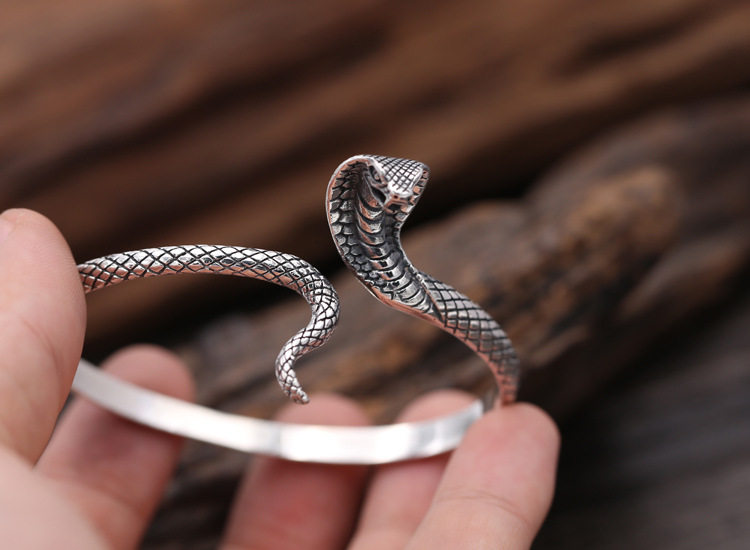 司机品质保证s925纯银时尚生肖眼镜蛇手镯手镯