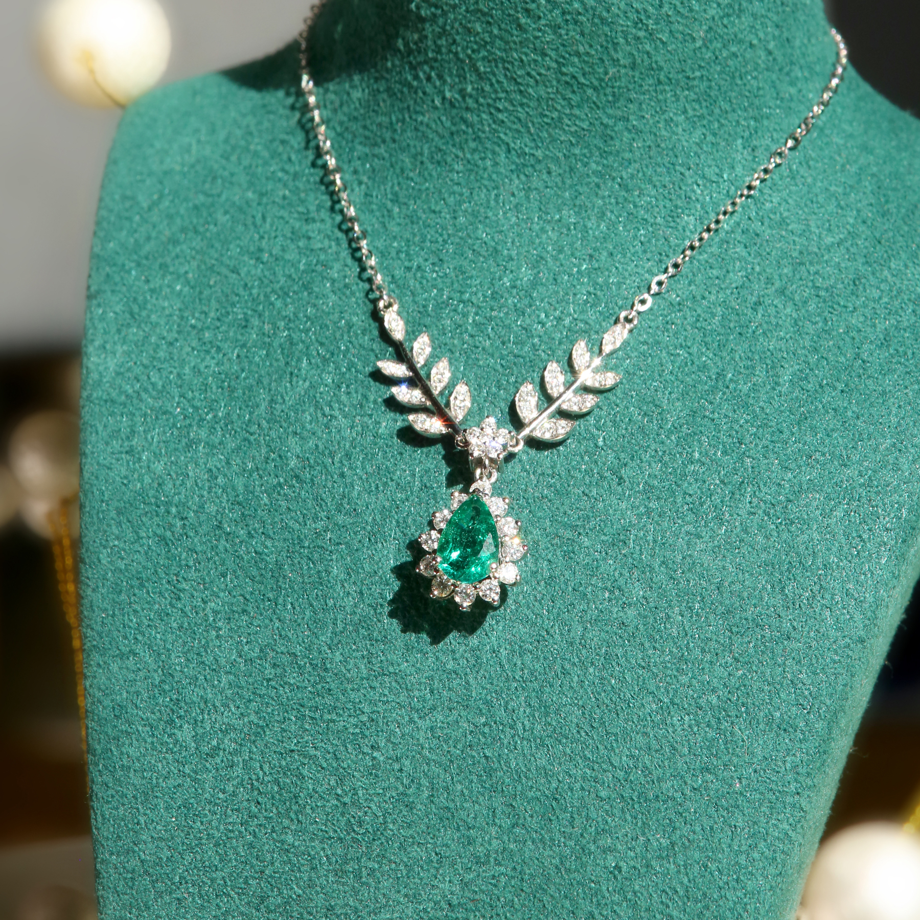 dechuang18k祖母绿项链镶钻精致花朵橄榄枝优雅复古古吉颈饰