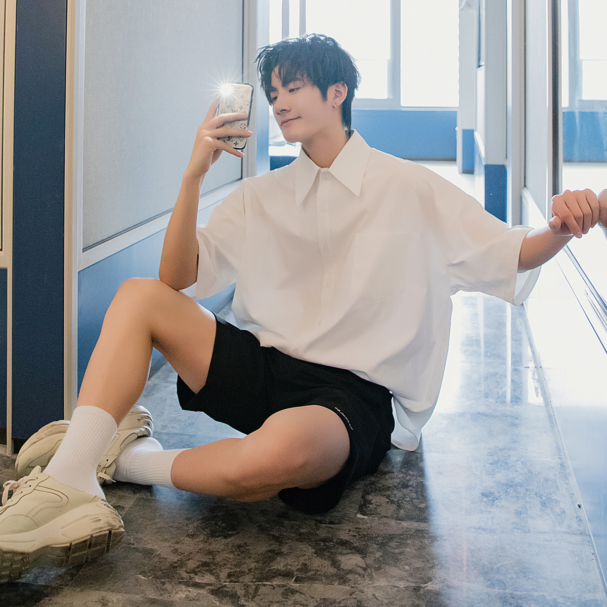 西西里男装夏季港风男士白色短袖衬衫男韩版潮流宽松高级感白衬衣