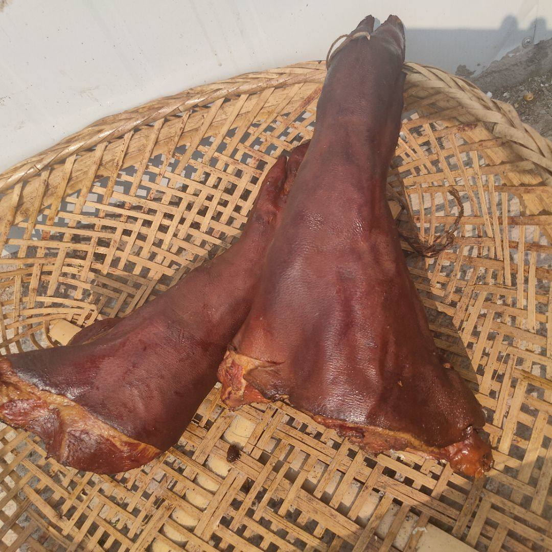 湖南特产湘西腊肉柴火熏制猪蹄烟熏腊味猪脚腊