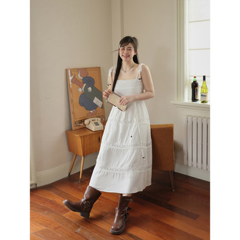 ສຽງກະຊິບໃນລົມ Romantic Yi Jing ສີຂາວ Moonlight Strappy Suspender Dress