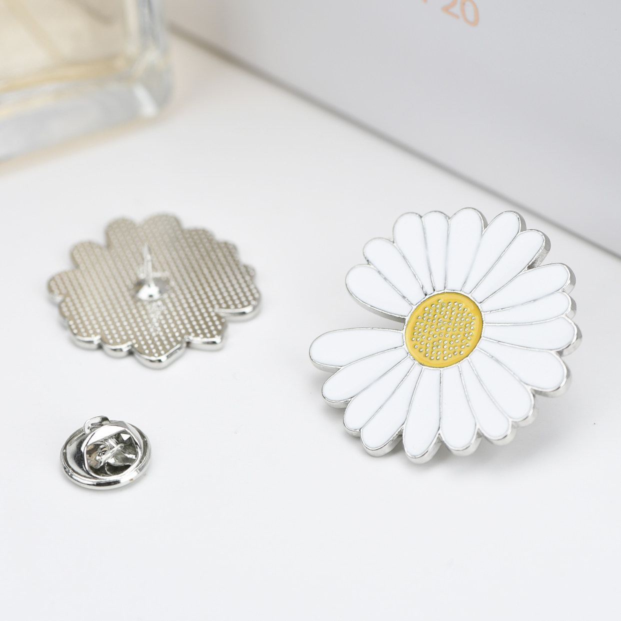 权志龙同款小雏菊花胸针可爱日系徽章卡通别针胸针
