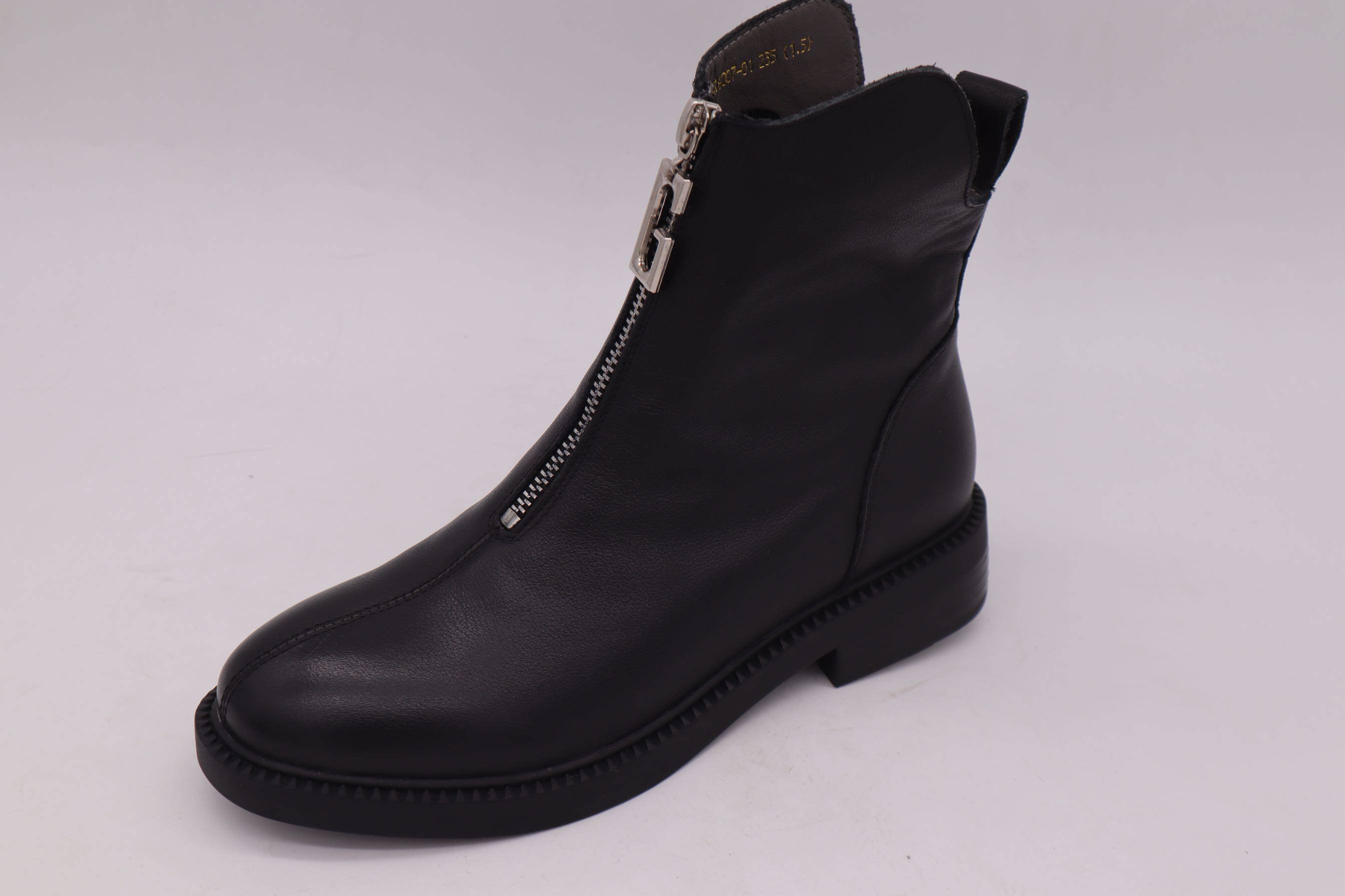 日泰女鞋2020新款真皮休闲平底马丁高帮春秋时装靴