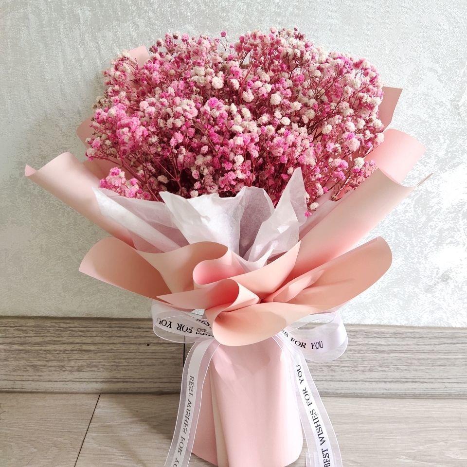 满天星手捧干花束带毕业季礼物情人节生日老师女友永生花