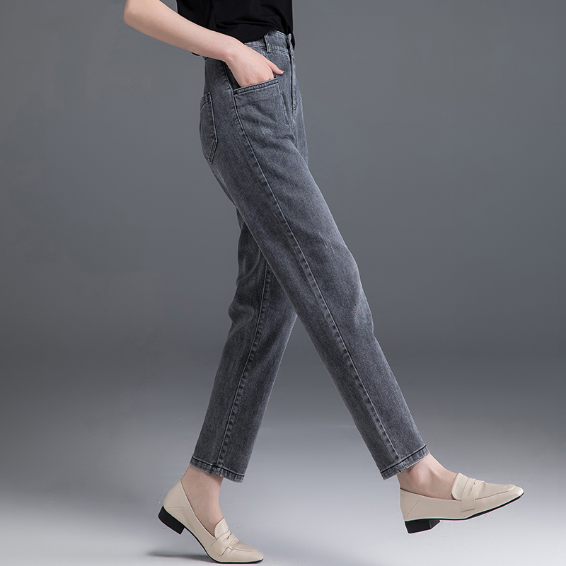 烟灰色牛仔裤女2022年新款女士九分哈伦裤妈妈女裤春秋裤子女2021