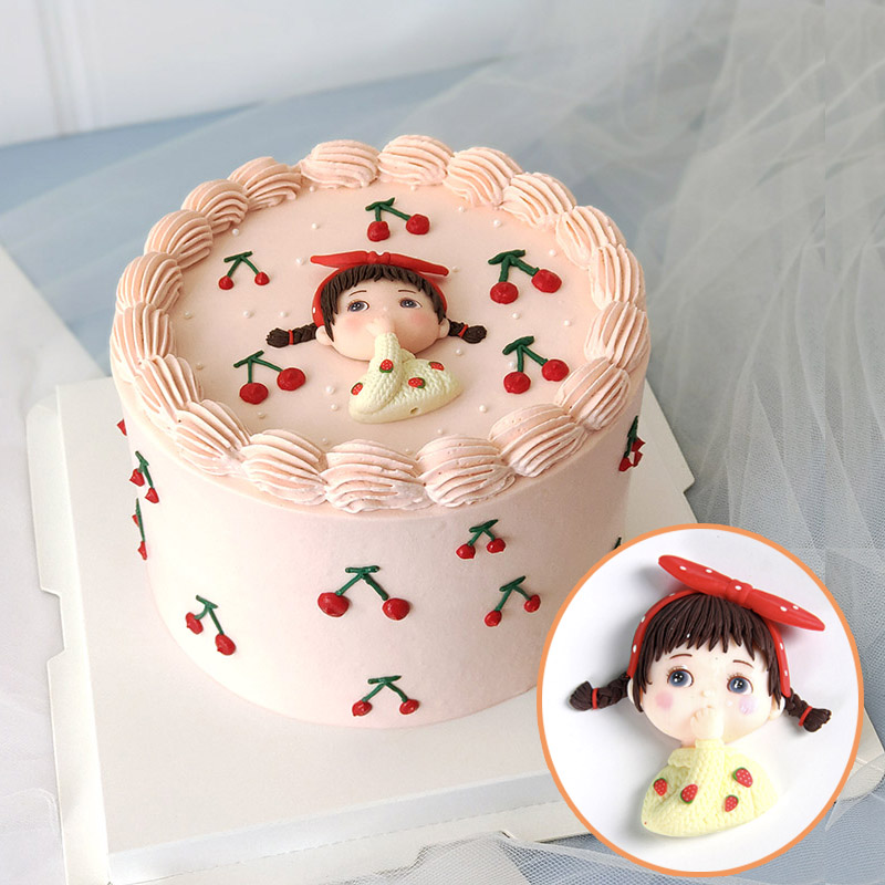 网红蝴蝶结麻花辫草莓毛衣小女孩软陶插件宝宝生日蛋糕节日装扮用品