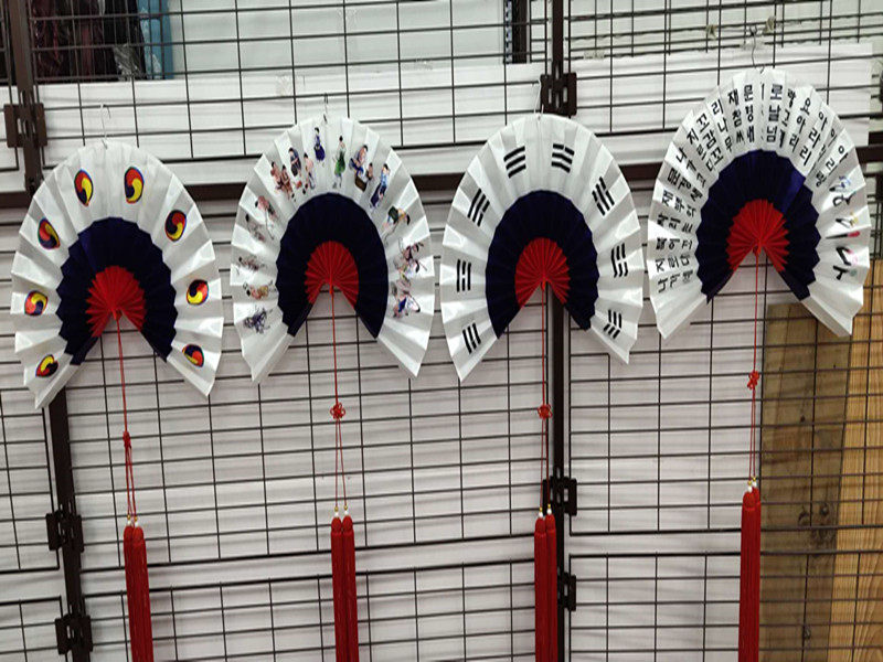 朝鲜族民俗扇形挂饰饭店装饰韩式餐厅太极阿里郎壁饰