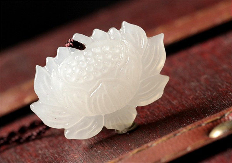 玉石挂件新疆和田白玉莲花挂件方解石玉莲花吊坠雪莲花项链坠玉坠