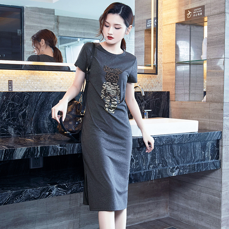 休闲连衣裙女夏2022新款气质修身显瘦高级感时尚洋气减龄t恤裙子