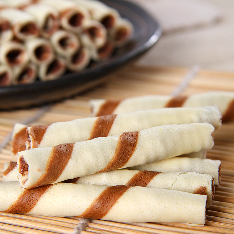 乐吧蛋卷60克包装草莓巧克力牛奶味混套装休闲传统中式糕点