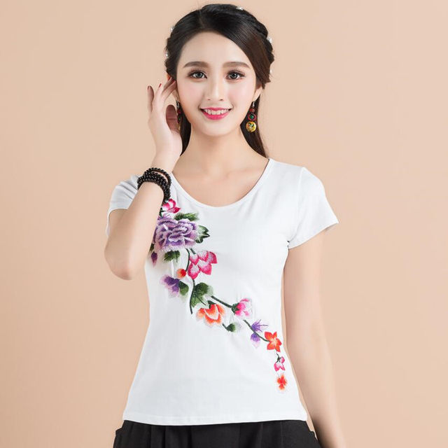 Broken code clearance cotton short-sleeved T-shirt embroidered flower national wind female mother dress summer new women's round neck T-shirt Chinese wind Broken code clearance cotton short-sleeved T-shirt embroidered flower national wind female mother dress summer new women's round neck T-shirt Chinese wind