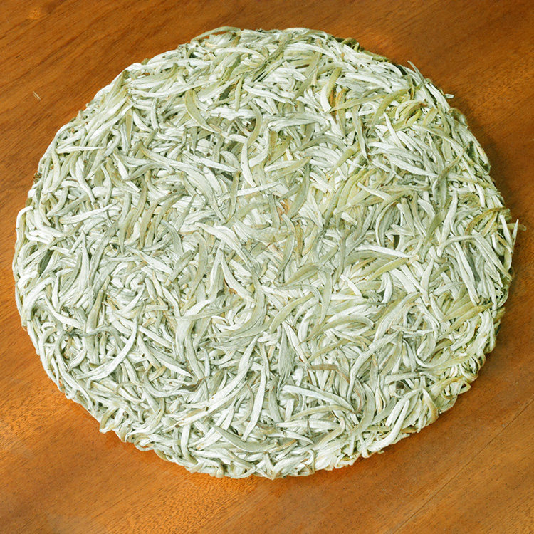 景谷大白毫饼云南普洱茶芽头月光白生茶白毫银针普洱