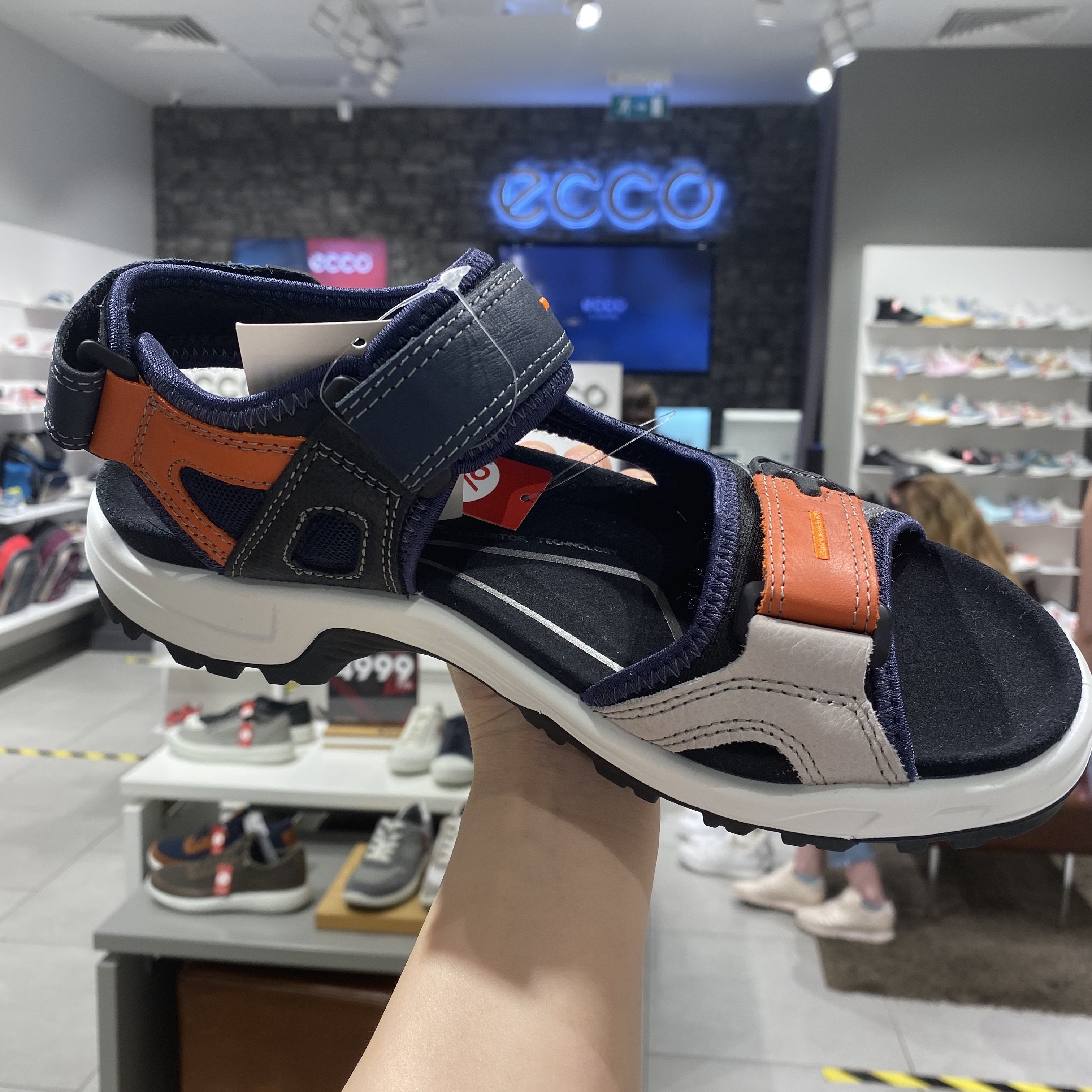 ecco爱步休闲凉鞋2020夏季新款魔术户外沙滩洞洞鞋