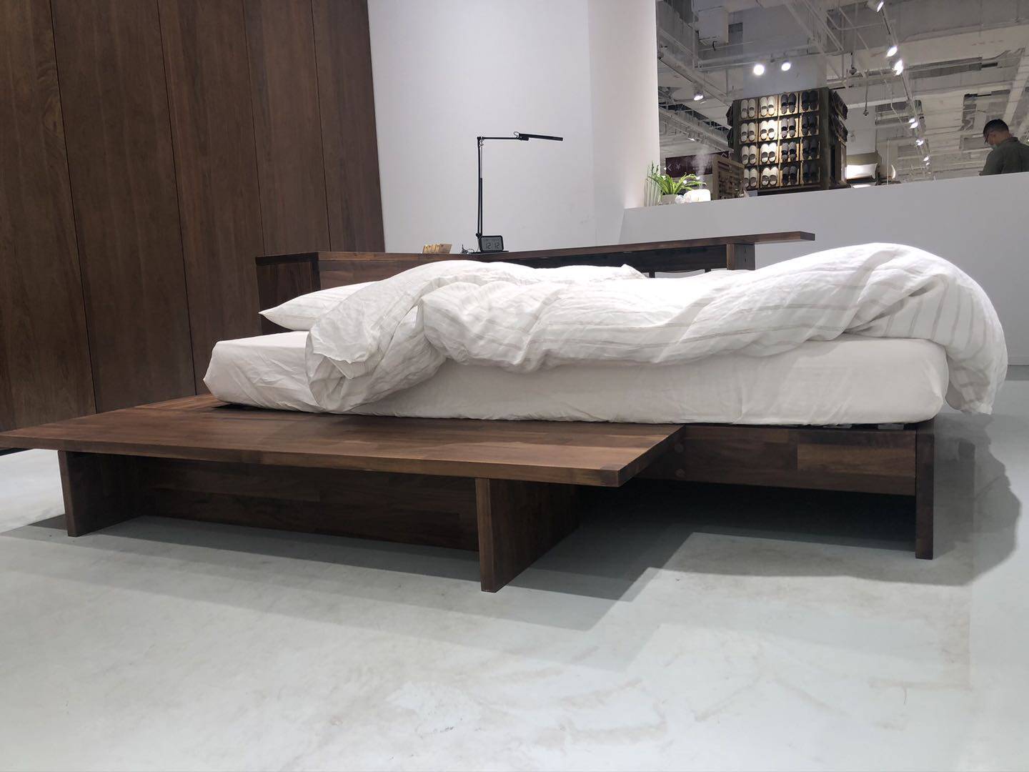 muji胡桃一体床榻书桌四方木床胡桃木to橡木实木床