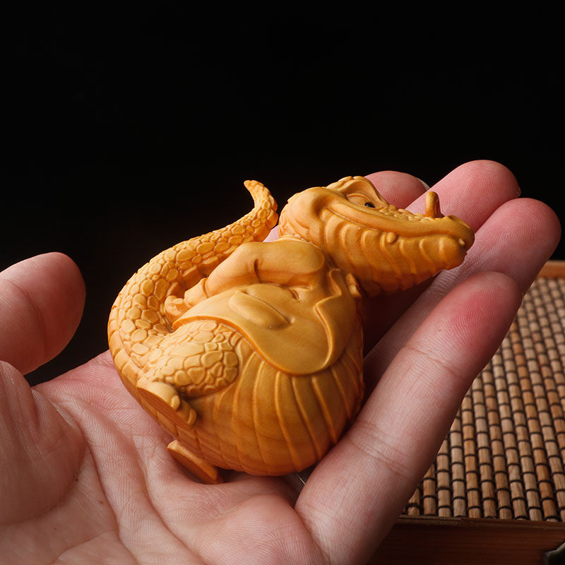 男士鳄鱼摆件汽车实木把玩随身黄杨木手把文玩木雕