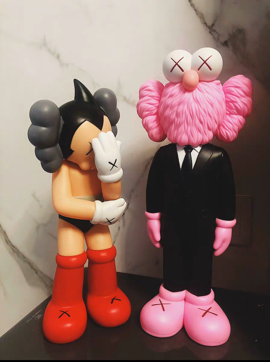 companionmoma芝麻街kawsbff粉色公仔玩偶模型潮牌摆件玩具