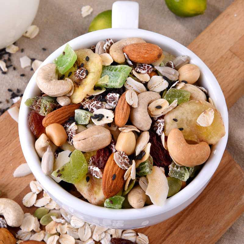 即食冲饮水果燕麦片混合坚果谷物早餐麦片加糖水果