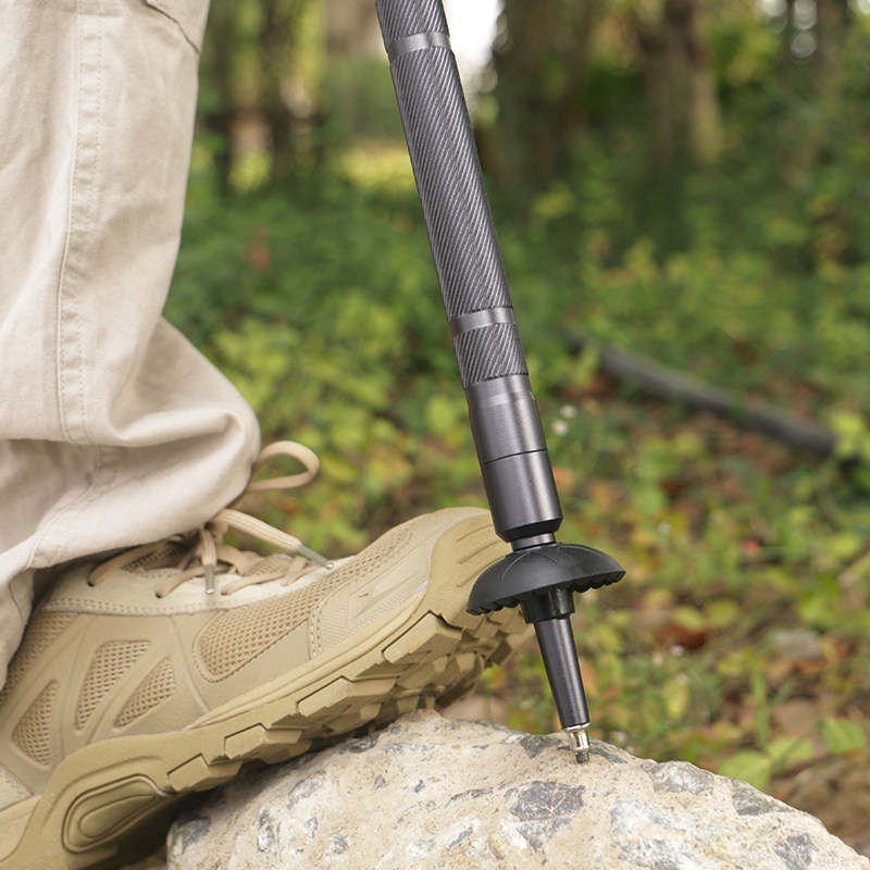 多功能登山杖户外防身野外生存带刀手杖徒步登山爬山三节甩棍