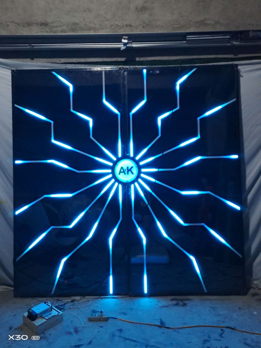 抖音新款铁丝达掌纹门梦幻科技密室隐藏创意卧室门