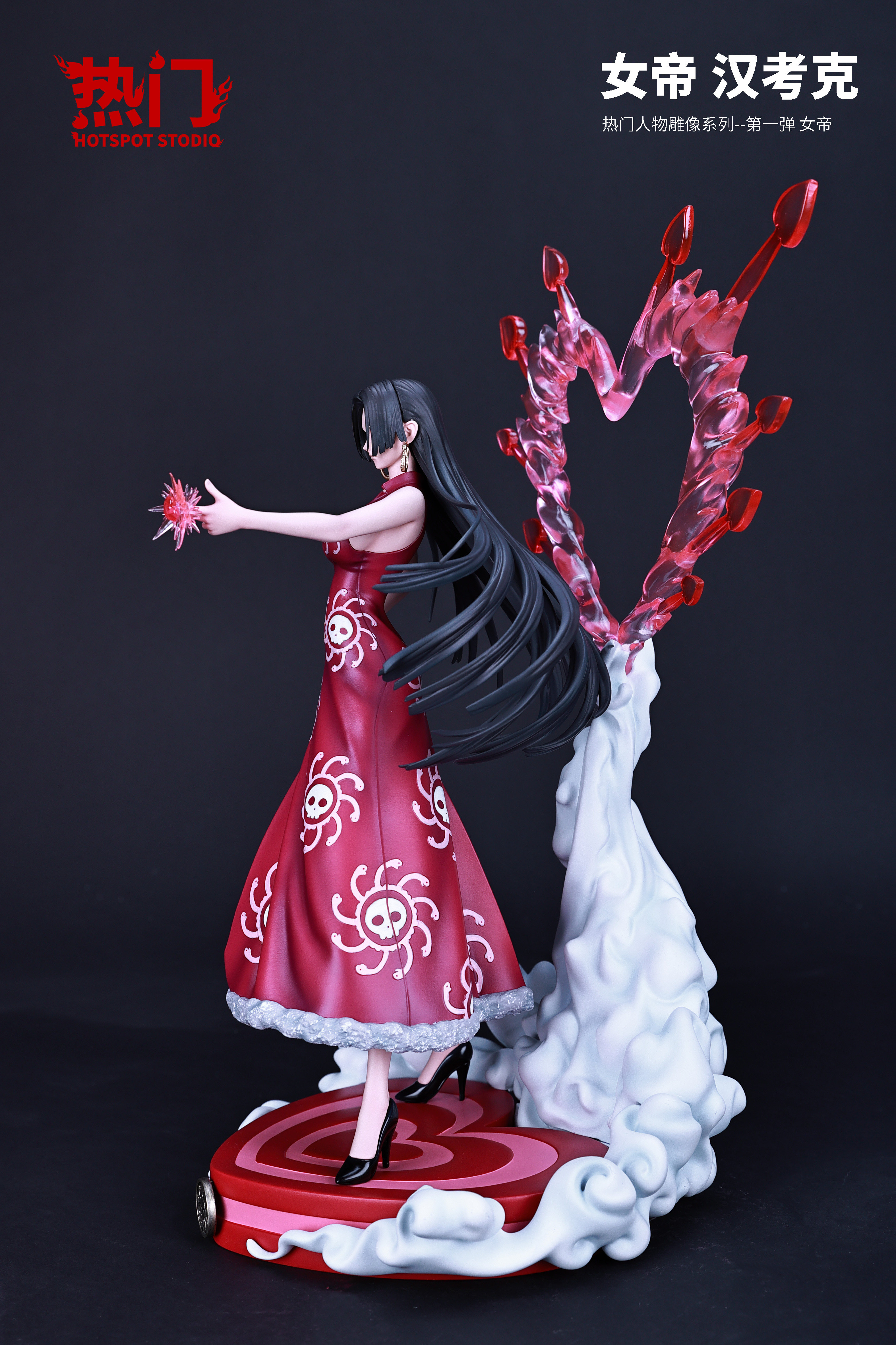 梦想小镇热门工作室造型爱心女帝库克海贼王限量手办