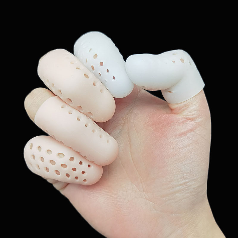 手指新款带透气孔不闷硅胶指套保护干裂保湿前掌垫