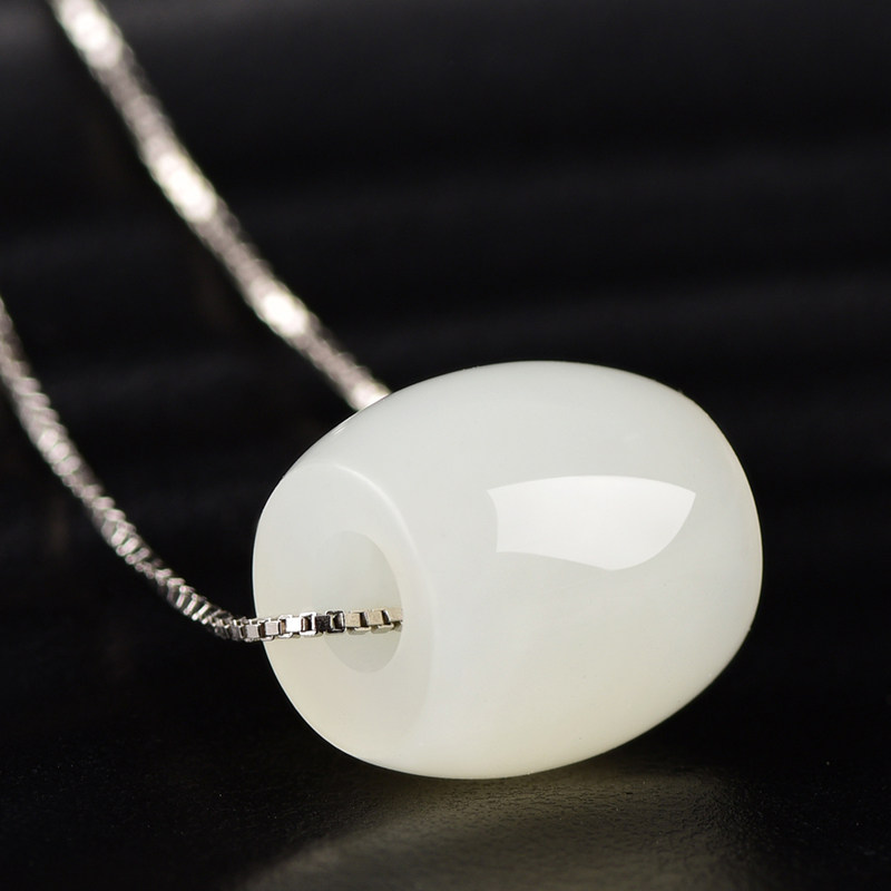 首页 下载app                          和田玉路路通吊坠白玉转运珠