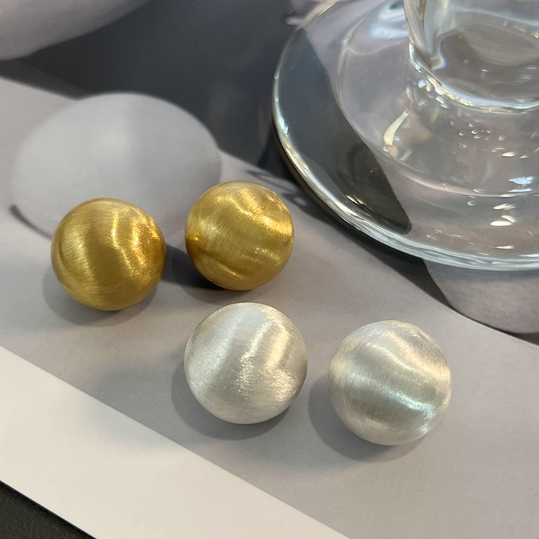 s925银针金属拉丝磨砂圆球耳钉通勤高级气质简约耳钉