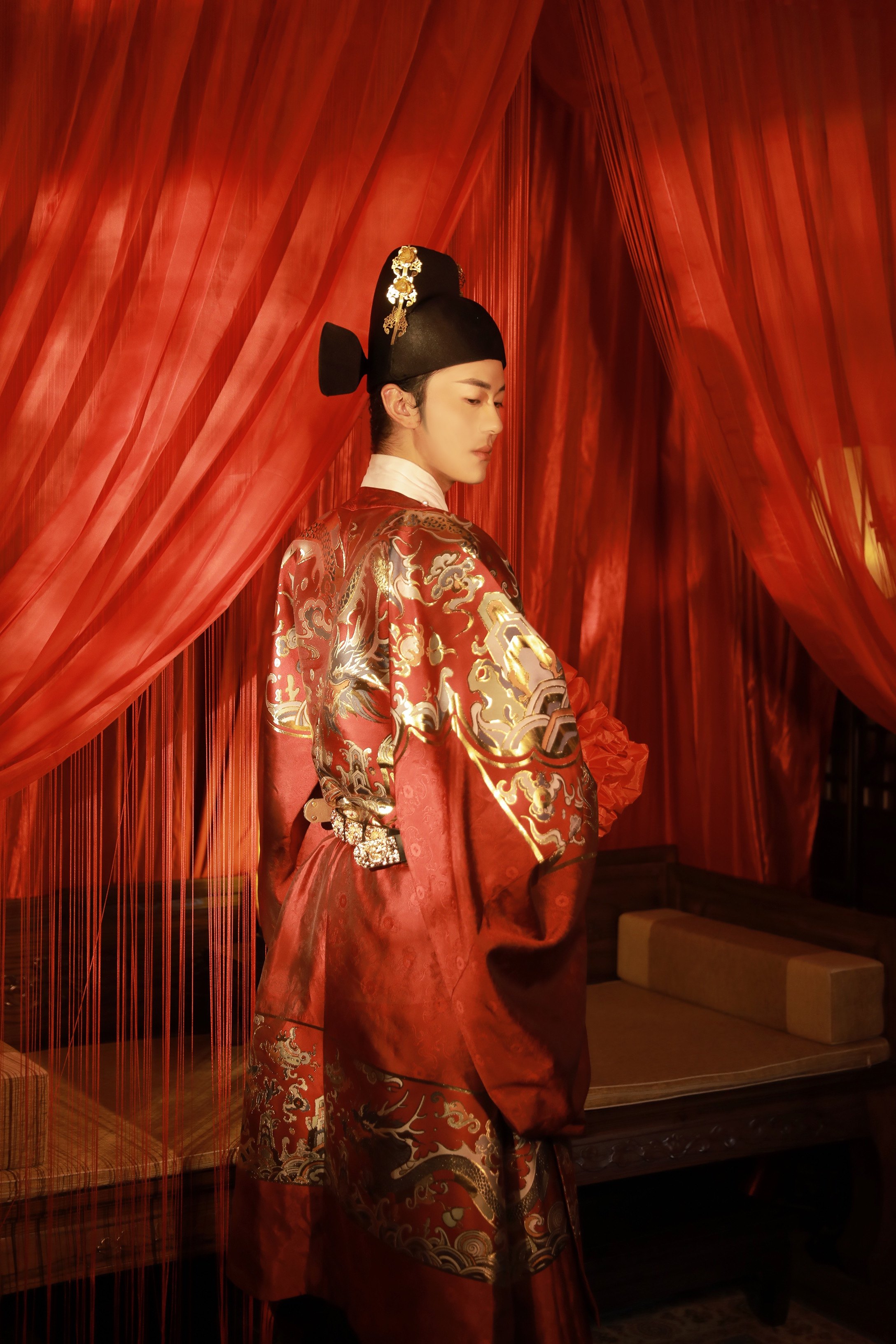 有龙与吟明制汉服原创正品圆领袍男款婚服红色龙蟒袍仿妆花中国风