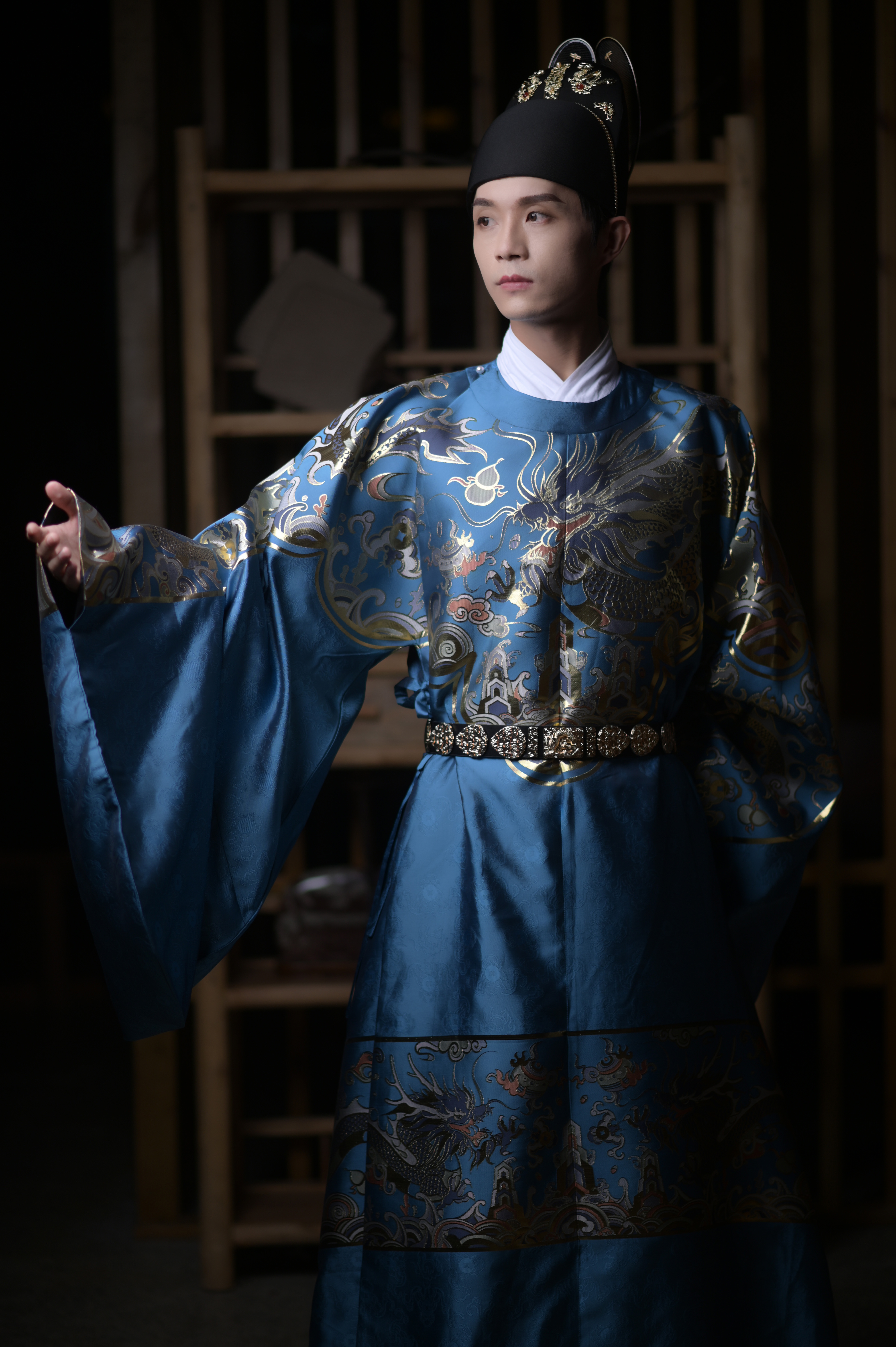 有龙吟明制汉男款原创圆领蓝色龙蟒袍仿妆花织汉服