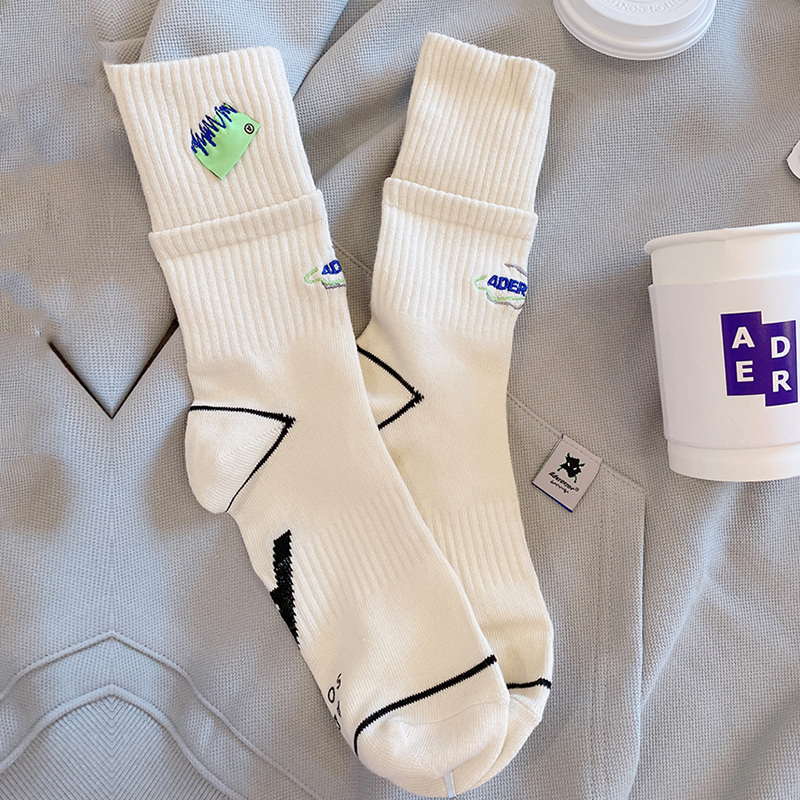 秋冬韩国ADER联名搭配鲨鱼裤的袜子女白色中筒袜男运动长袜ins潮