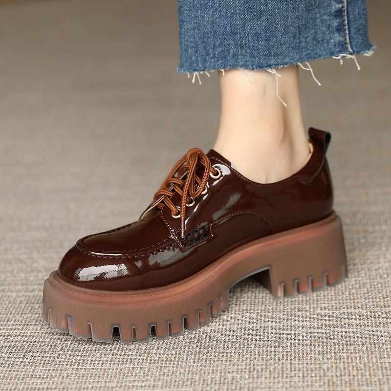 21秋新款厚底圆头复古系带小皮鞋女粗跟松糕底米白色漆皮单鞋