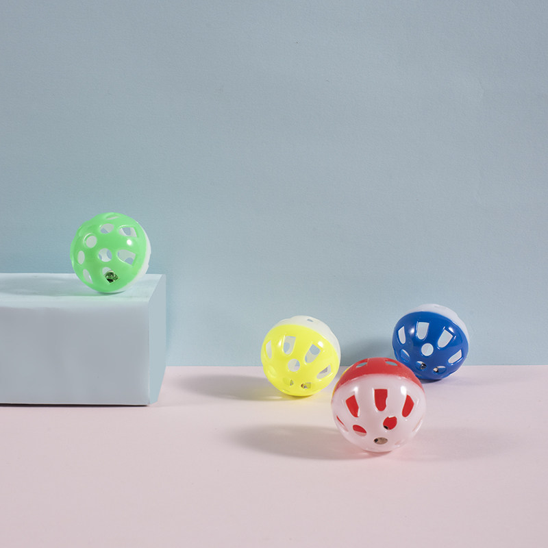 逗猫玩具双色铃铛球塑料空心球宠物猫咪用品球形发声响铃小宠爱玩