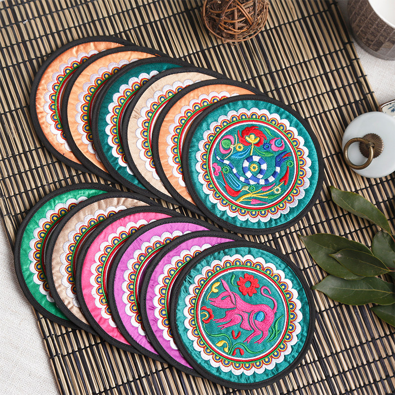 米洛甲侗中式复古民族风生肖圆形桌垫布艺刺绣杯垫