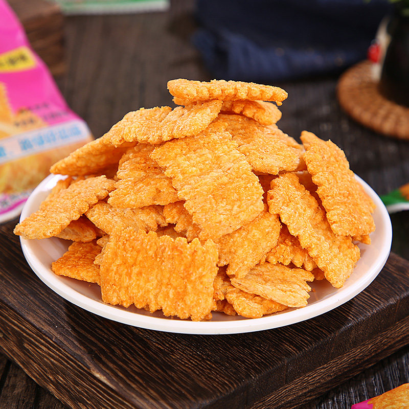 狗牙儿锅巴比萨卷90后儿时怀旧解馋小零食薯片大礼包小吃休闲食品