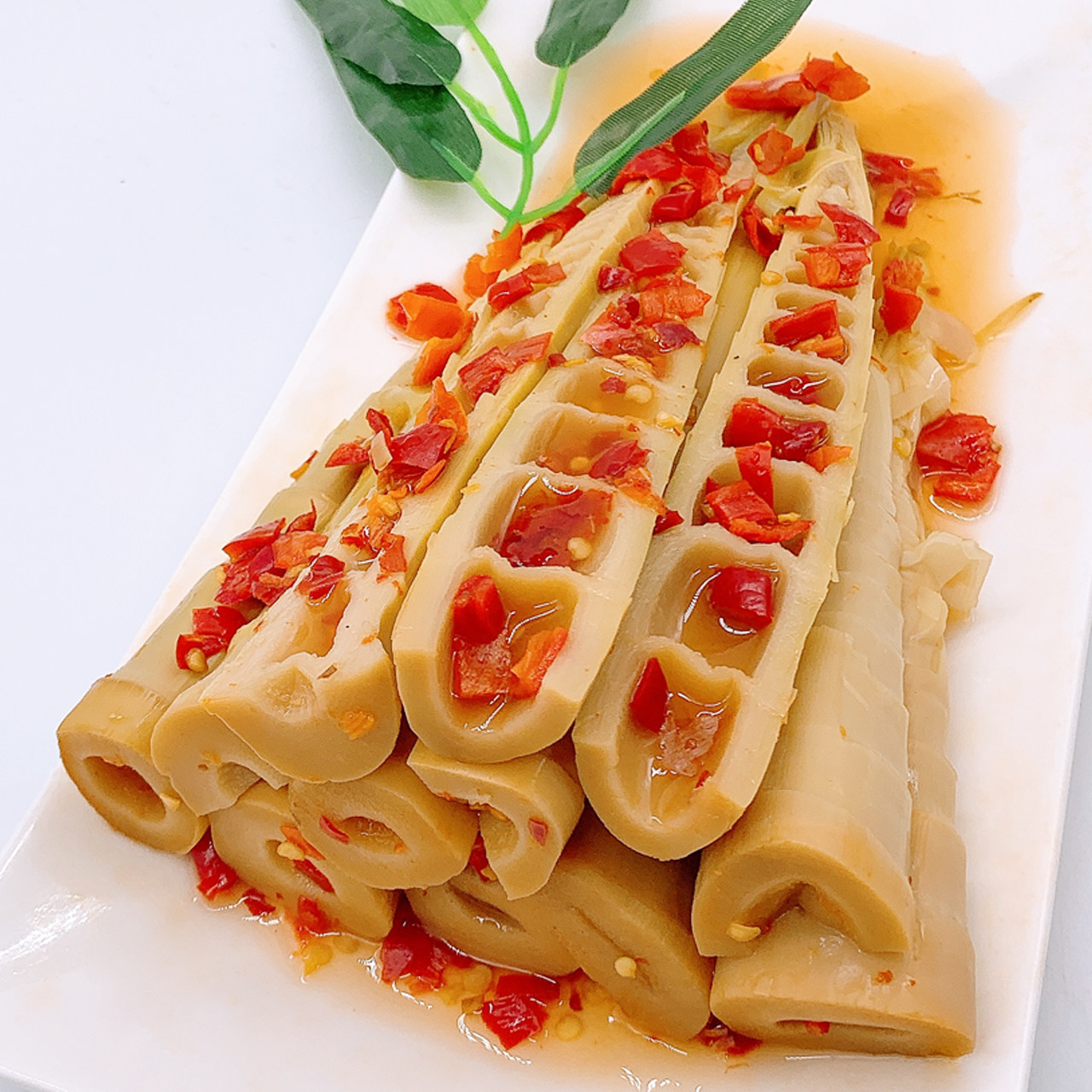 网红香辣辣手剥笋开袋即食泡椒酸辣小春春笋笋类制品