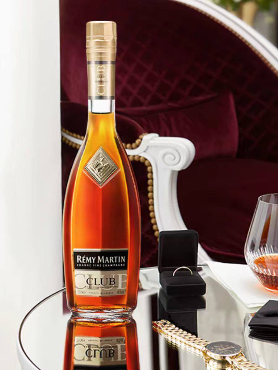 百亿补贴:人头马club优质香槟区干邑白兰地1000ml洋酒589元(三人团)