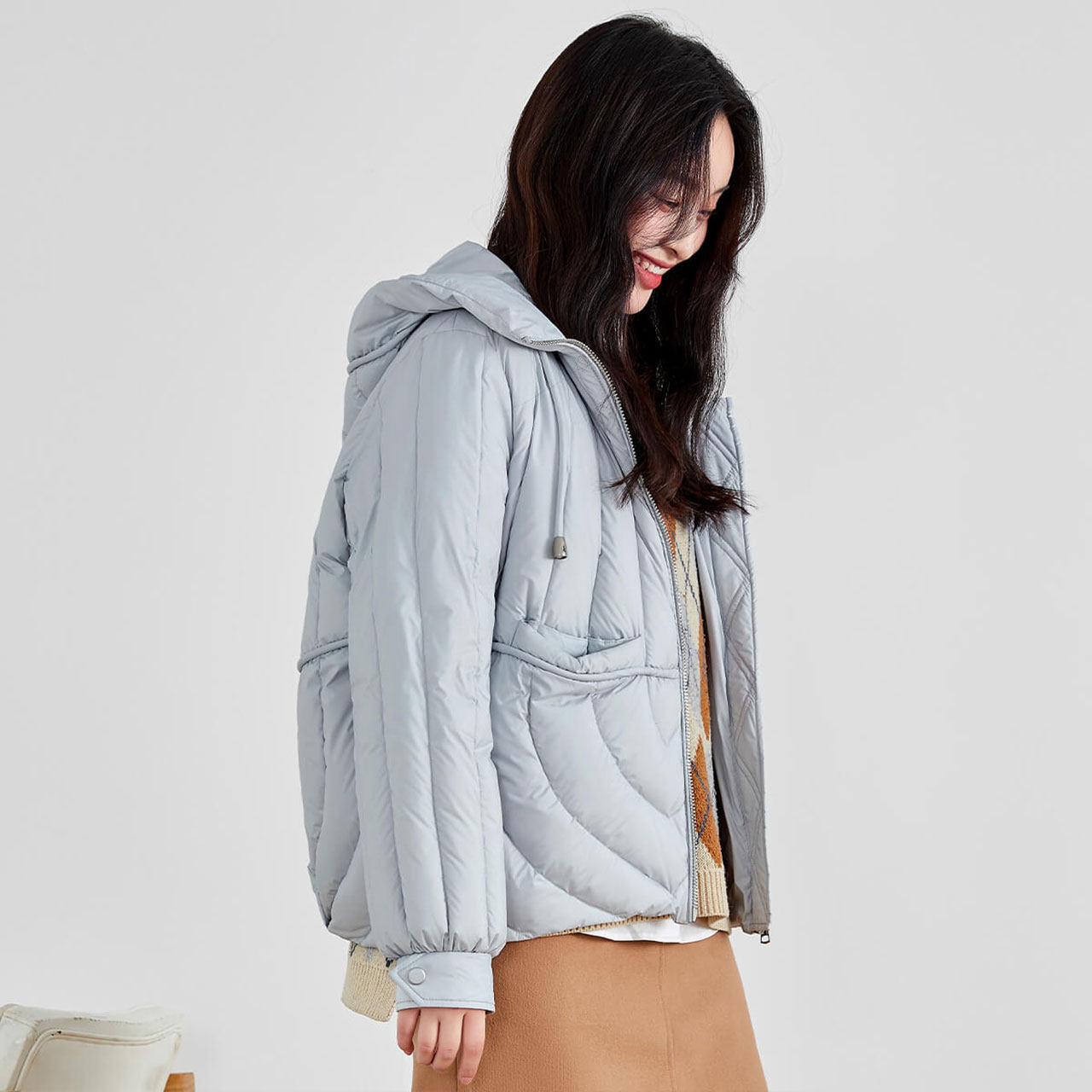 雪中飞outlets时尚不规则绗线连保暖防寒女士外套羽绒服羽绒服