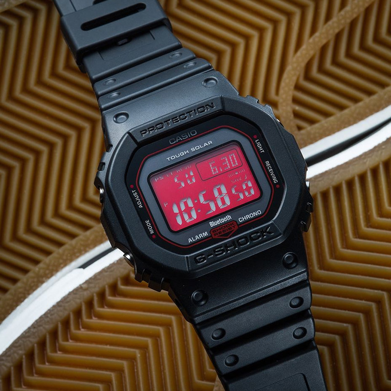 新款卡西欧血鹤屏小猪同款光动能电波蓝牙方块手表gw-b5600ar-1a