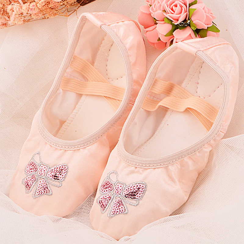 舞蹈鞋儿童女童缎面绣花芭蕾舞亮片蝴蝶结公主跳舞舞蹈鞋
