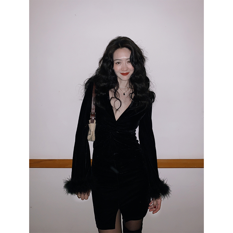 午后商店◆法式复古v领修身丝绒内搭打底连衣裙女士春季小黑裙子