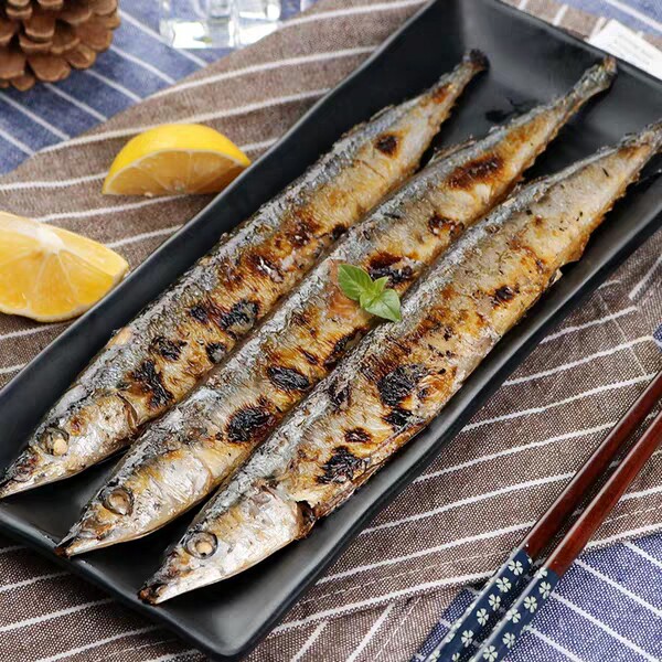 刀鱼烧烤铁板100g100整箱商用用去内脏新鲜冷冻秋刀鱼