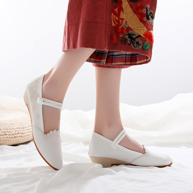 春秋新款尖头民族风古风鞋子子女提花棉汉服鞋布鞋