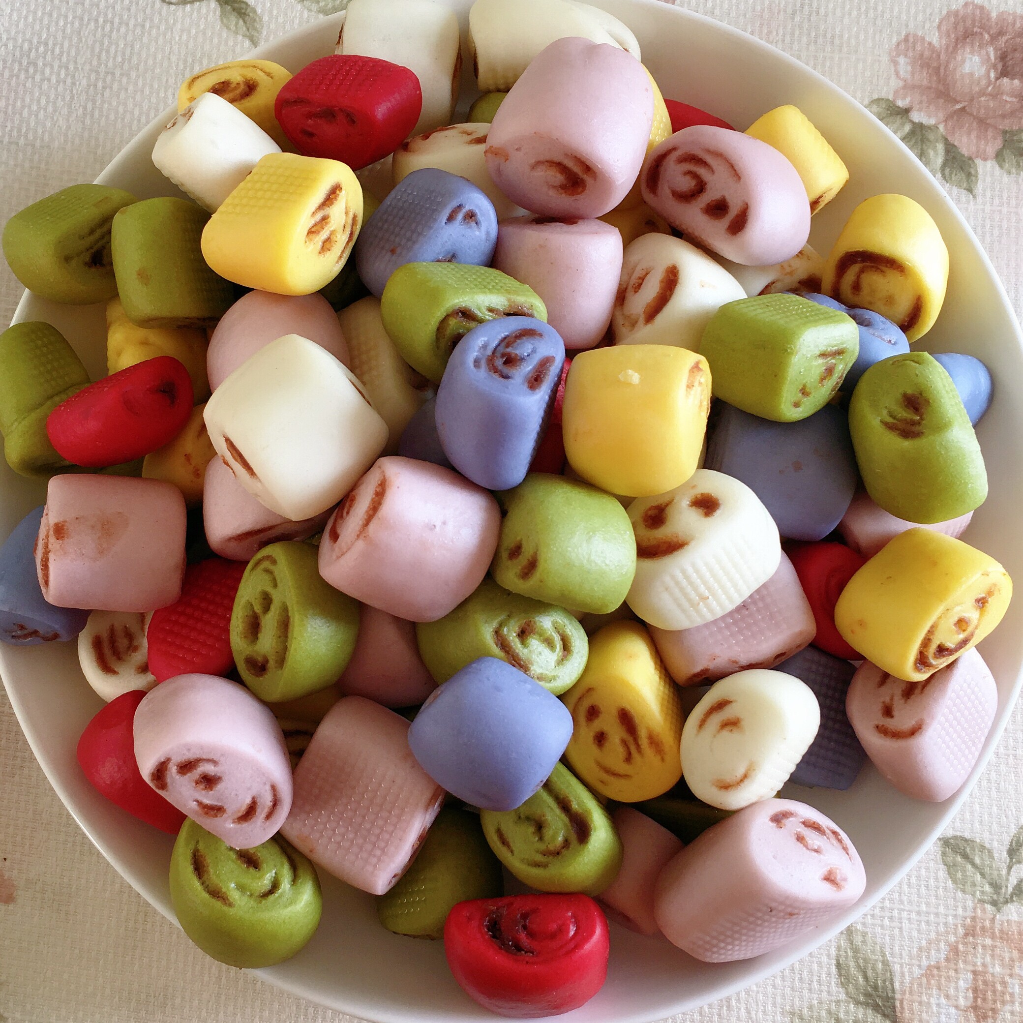 蔬菜小馒头豆沙夹心儿童营养早餐卡通果蔬面包包点