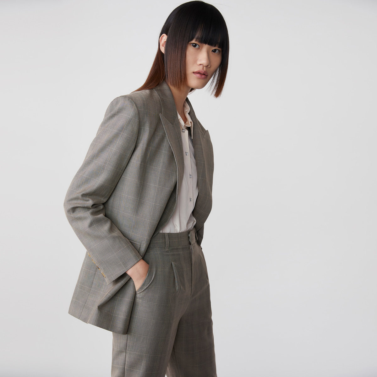 lily2021新款女装商务商务通通勤细格垫肩西装外套西装