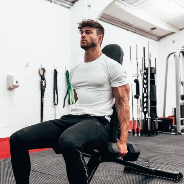 男速健身运动训练肌肉衣服外贸弹力上衣专业紧身衣健身衣